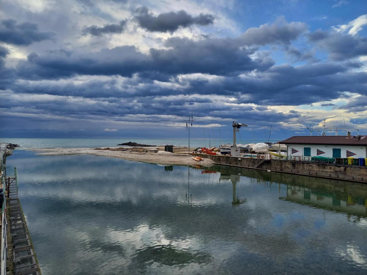 Bilocale Climatizzato A 850M Dalla Spiaggia Casa Katia Marina di Massa Eksteriør bilde